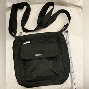 Medium size Baggallini hand back charcoal, gray color